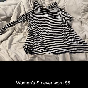 Women’s shirt cut out shoulder